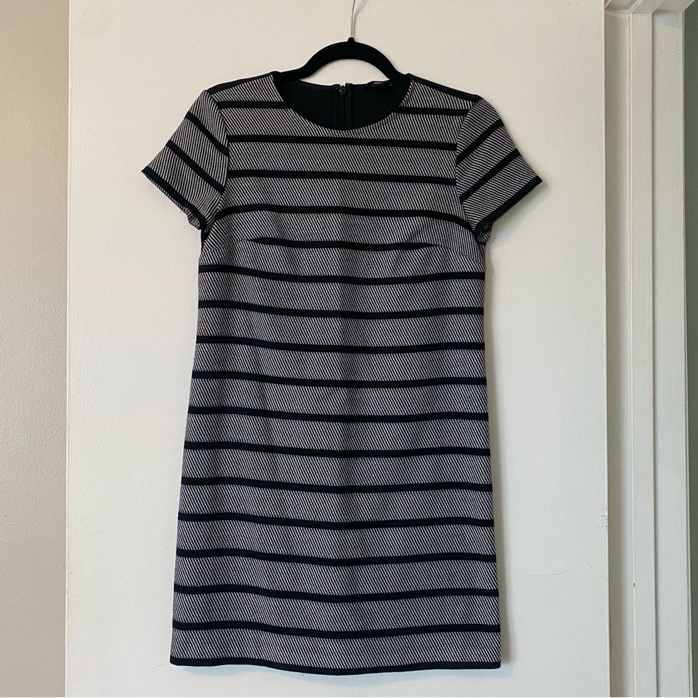 Ann Taylor striped shift dress short sleeve black white petite